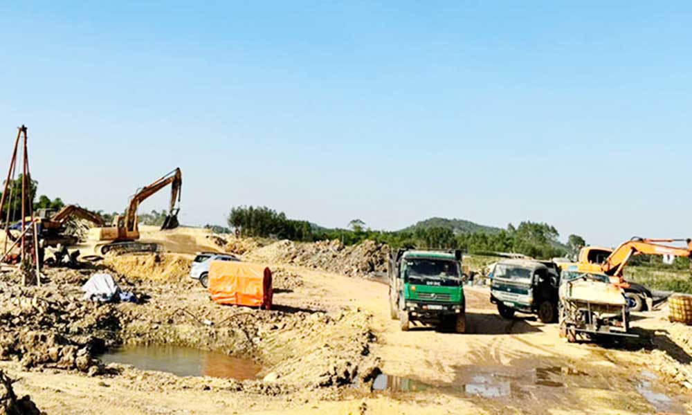 Bac Giang reviews, accelerates public investment disbursement