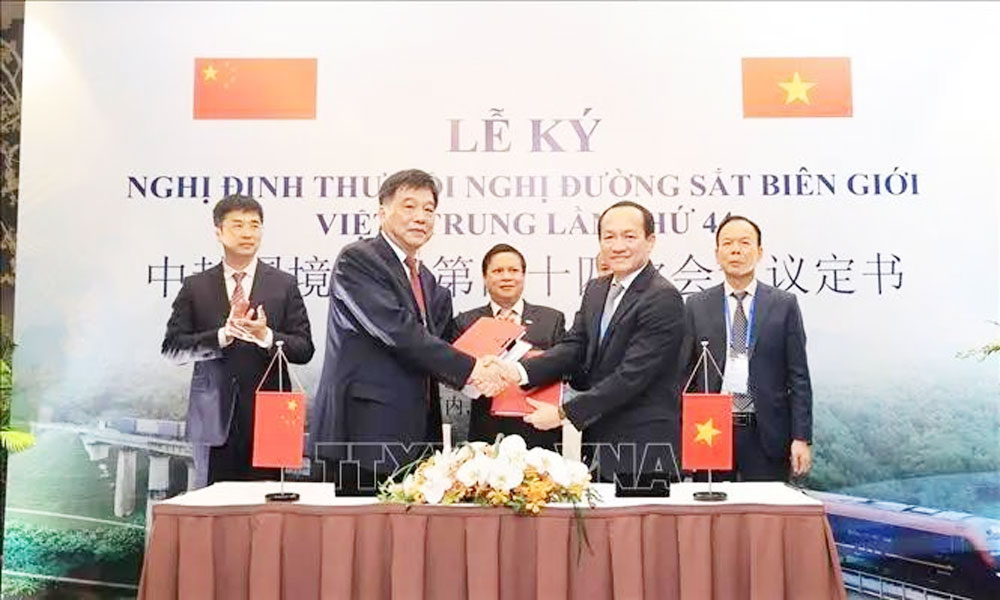 Vietnam, China ink protocol on railway transport cooperation