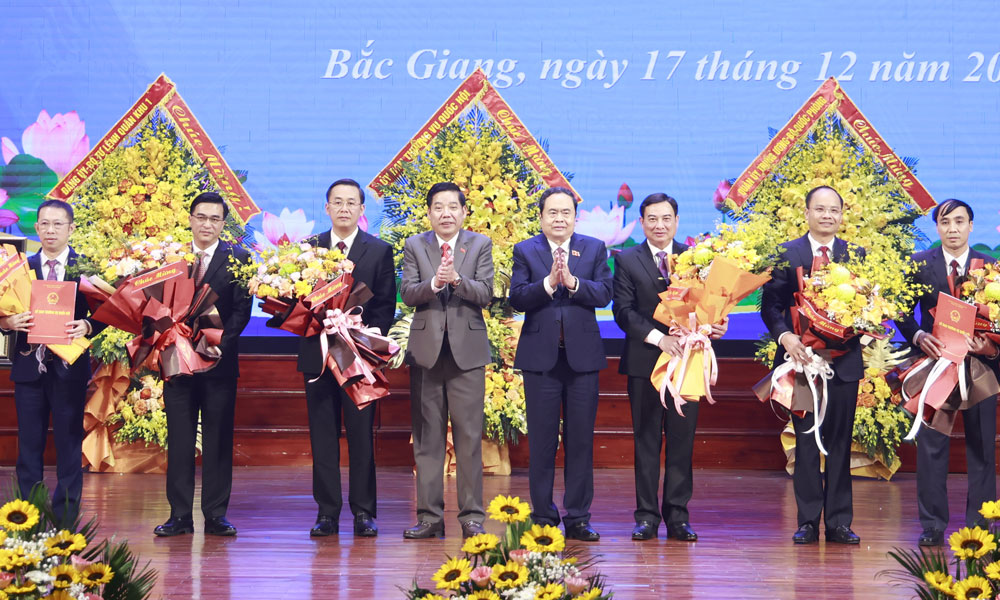 NA Standing Committee’s Resolution on arrangement of administrative units at district and commune levels in Bac Giang province announced 