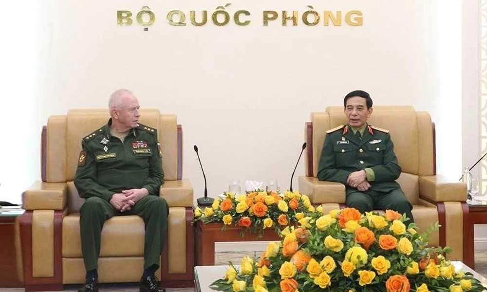 Russian Deputy Minister of Defence welcomed in Hanoi