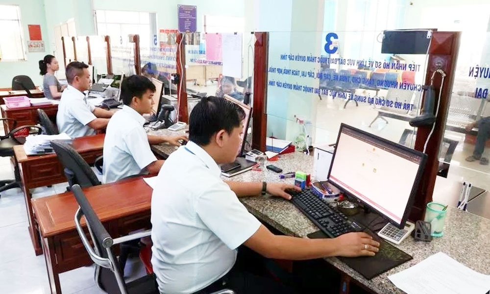 Vietnam to cut at least one-fifth of public workforce in major overhaul