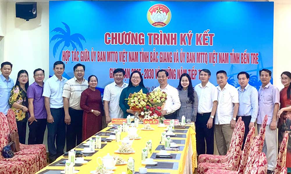 Fatherland Front Committees of Bac Giang and Ben Tre ink cooperation programme