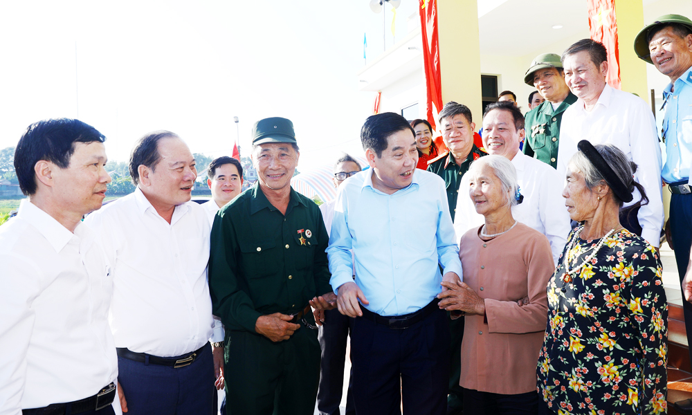 Bac Giang makes every effort to firmly enter new development era