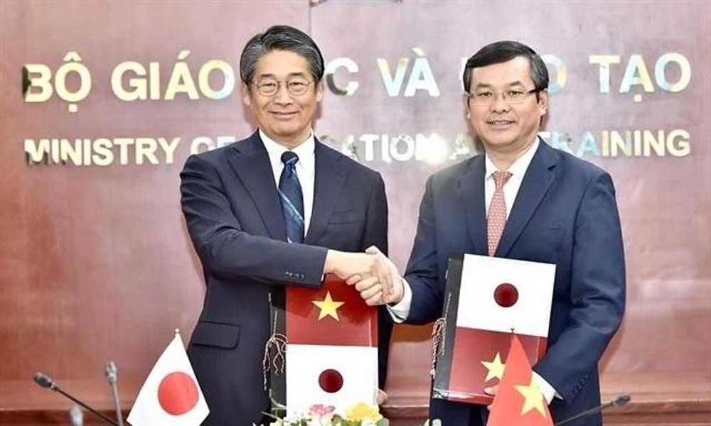 Vietnam, Japan sign grant aid project for human resource development scholarship