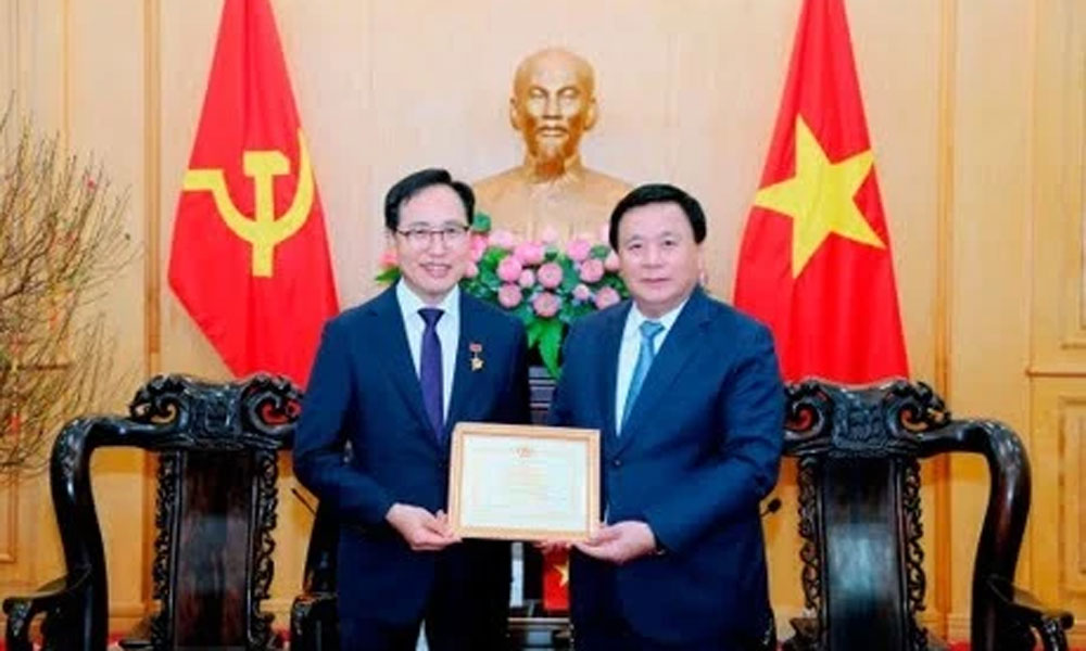 Samsung Vietnam hailed for contributions to Vietnam's development