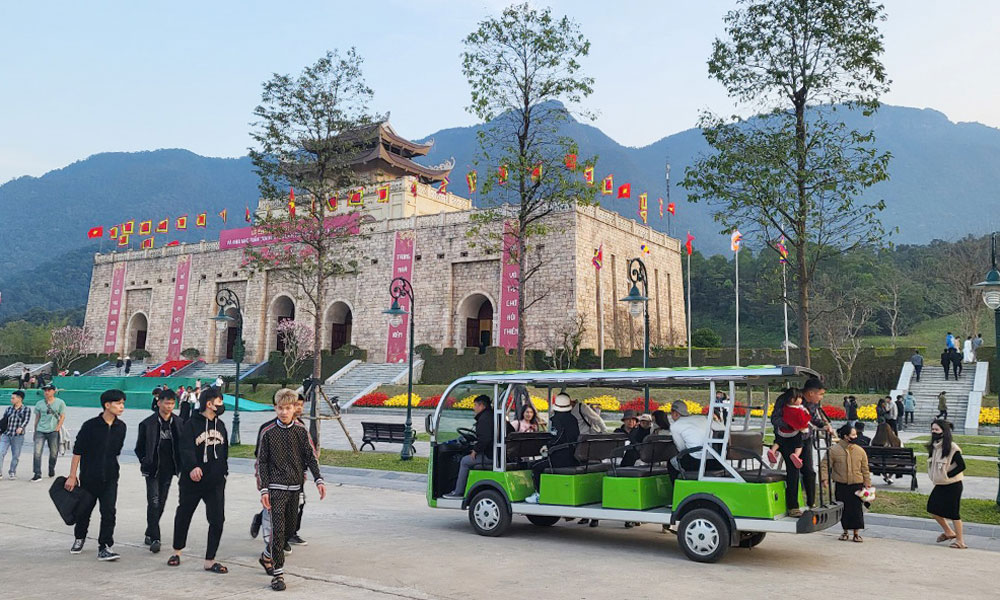 Bac Giang’s spiritual tourist attractions lure tens of thousands of tourists 