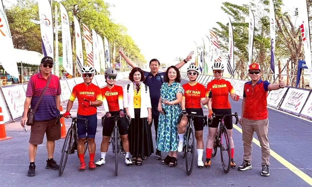 Vietnam bags second gold medal at 2025 Asian Road Cycling Championships