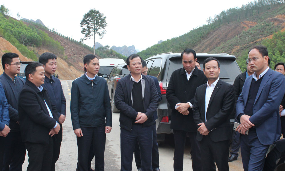 Bac Giang urgently handles problems, completes route connecting National Highway 37 - 17 to Vo Nhai (Thai Nguyen) before April 30.