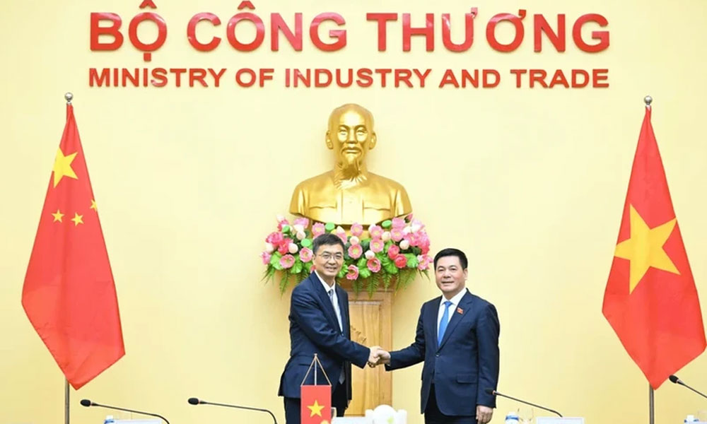 Trade sector signs two cooperation agreements with China's Guangxi