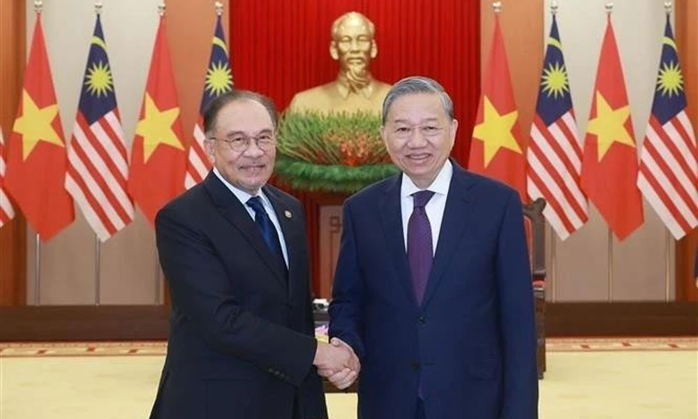 Vietnamese Party chief welcomes Malaysian PM