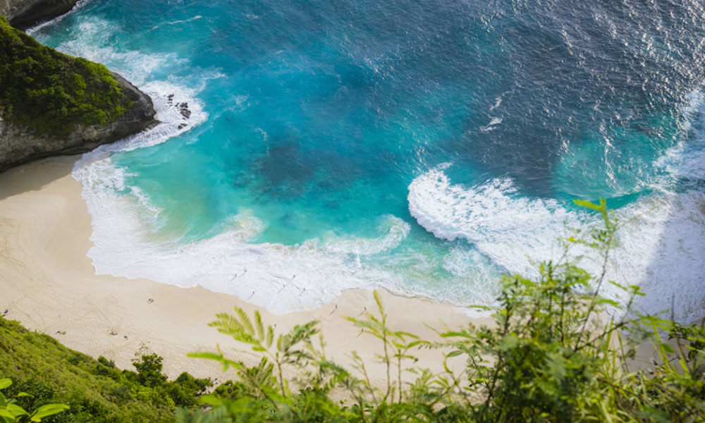 Vietnam Airlines opens direct route from HCMC to Asia's most beautiful island