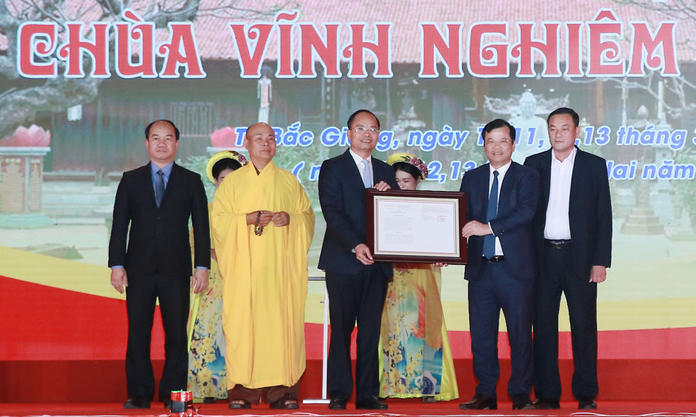 Vinh Nghiem Pagoda Festival opens, Truc Lam three-patriarch statuary recognised as national treasure