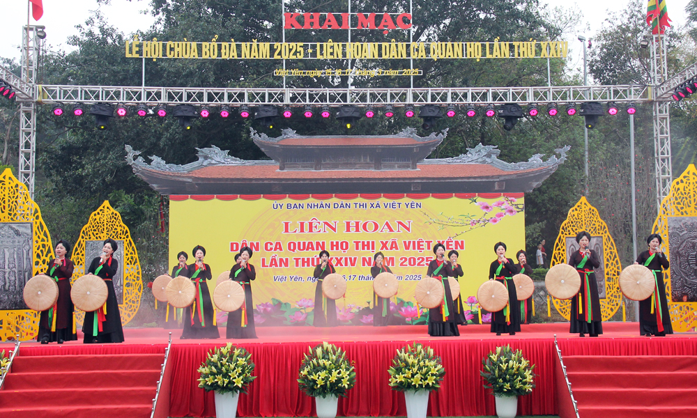 Viet Yen township opens Bo Da Pagoda Festival and Quan Ho Folk Song Festival 