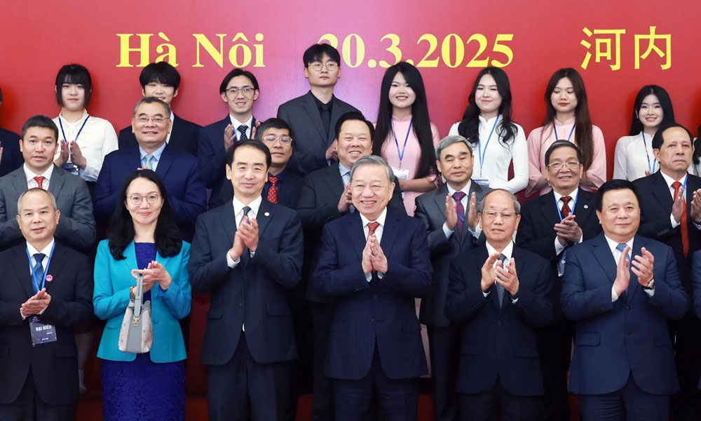 Party chief urges Vietnamese, Chinese youths to further develop bilateral ties