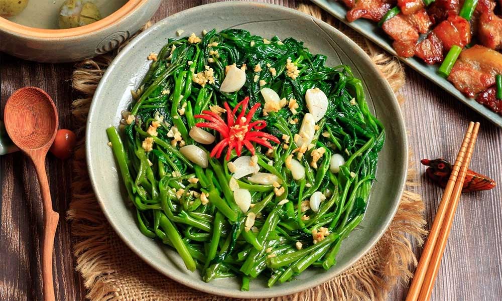 Vietnam's stir-fried morning glory named among world's top 100 vegetable dishes