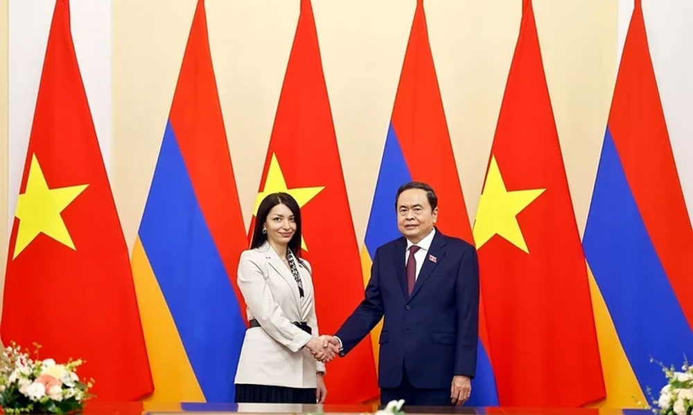 Top legislator receives chairperson of Armenia-Vietnam parliamentary friendship group
