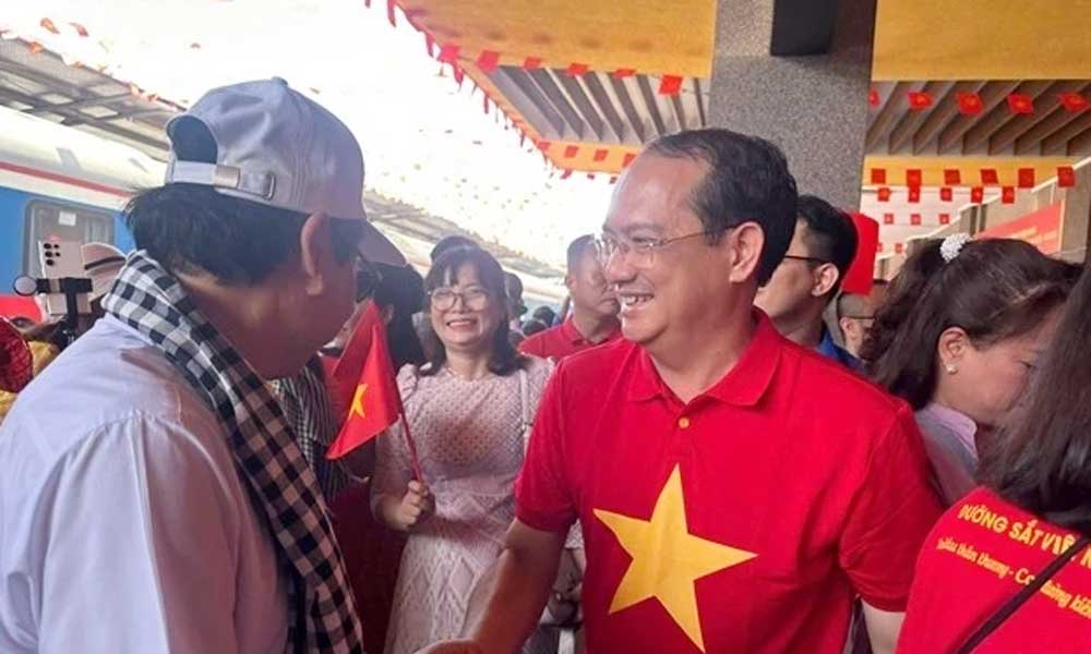 Train celebrates National Reunification Day