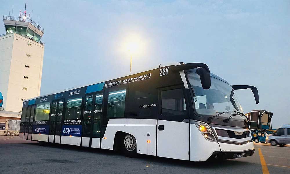 Ho Chi Minh City airport starts free shuttle buses to brand-new terminal