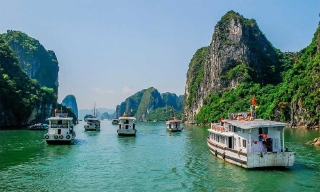 Nhiều tỉnh, thành phố đón lượng khách tăng vọt dịp lễ 30/4