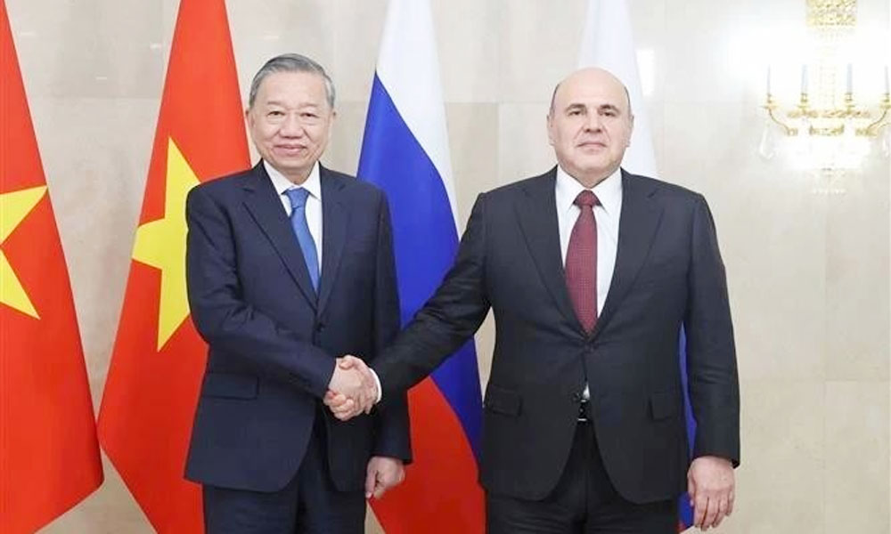 Viet Nam ready to work with Russia to elevate relations: Party leader