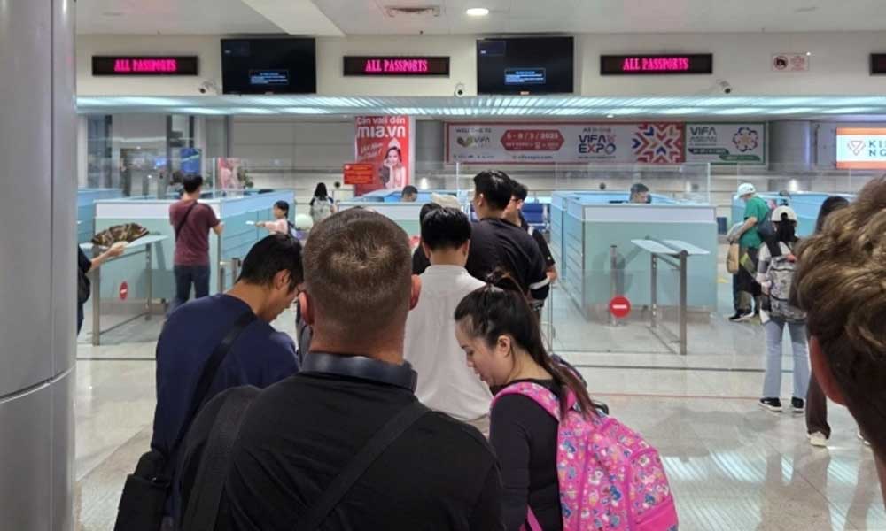 Foreigners may gain Vietnamese citizenship without residency under draft law