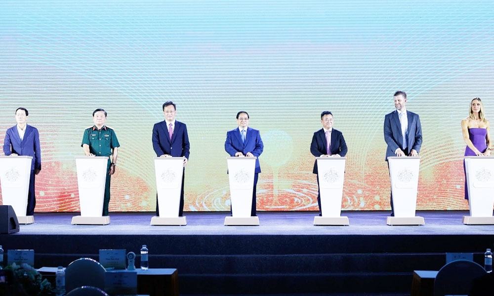 Trump International Hung Yen hoped to foster local rapid, sustainable development: PM
