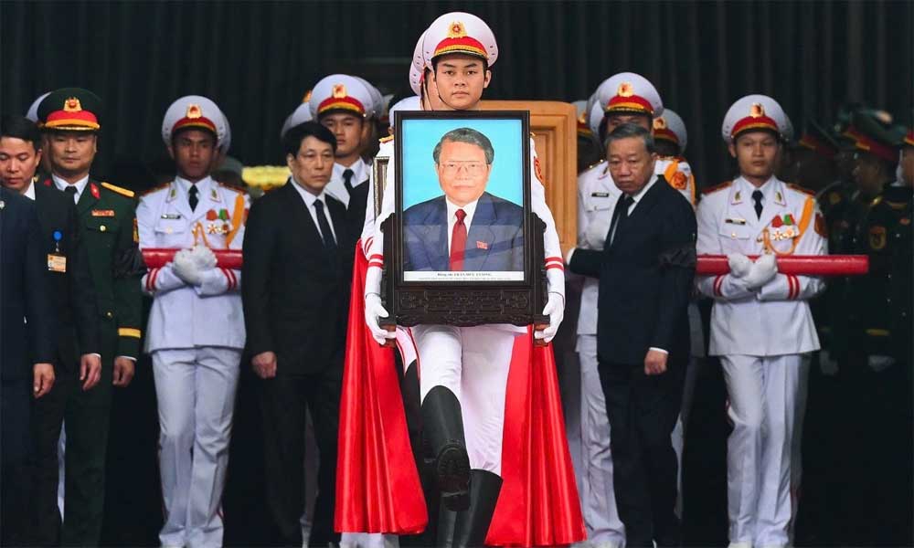 Memorial service held for former State President Tran Duc Luong
