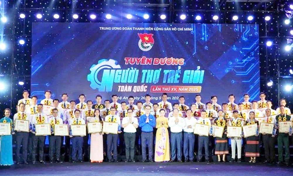 Fifty-one young skilled workers honoured