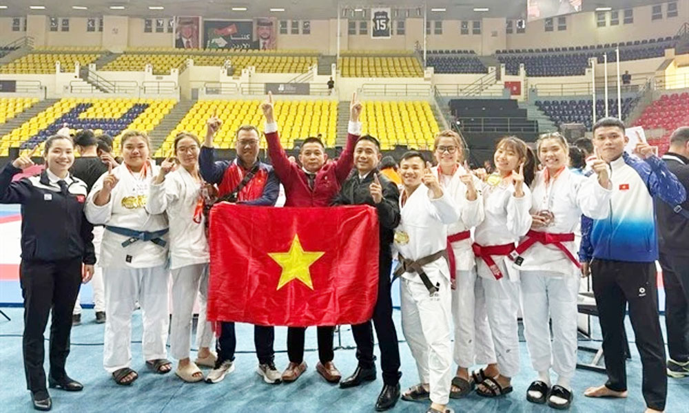 Jujitsu martial artists bag 11 golds, place third in Asian championships