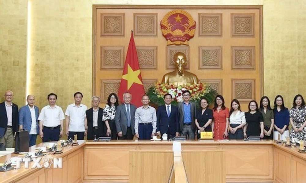 Deputy PM meets with global Vietnamese scientists, experts