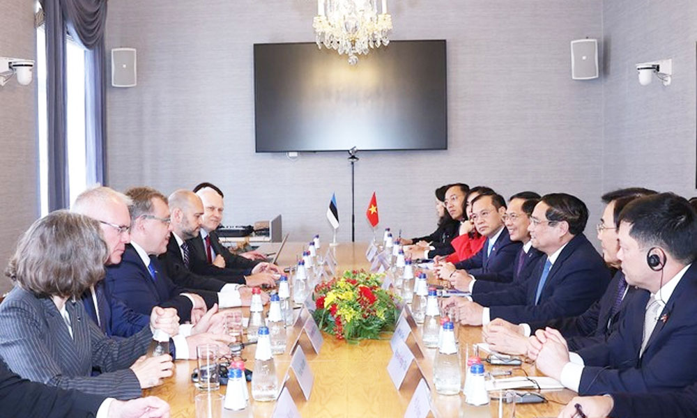 Vietnamese PM meets President of Estonian Parliament