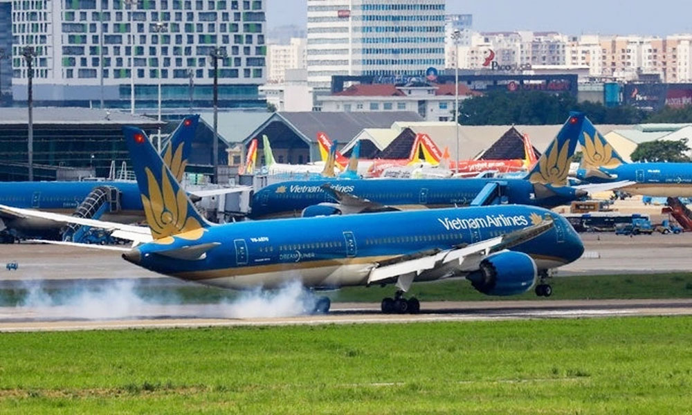 Vietnam Airlines increases flights to Singapore, Bangkok