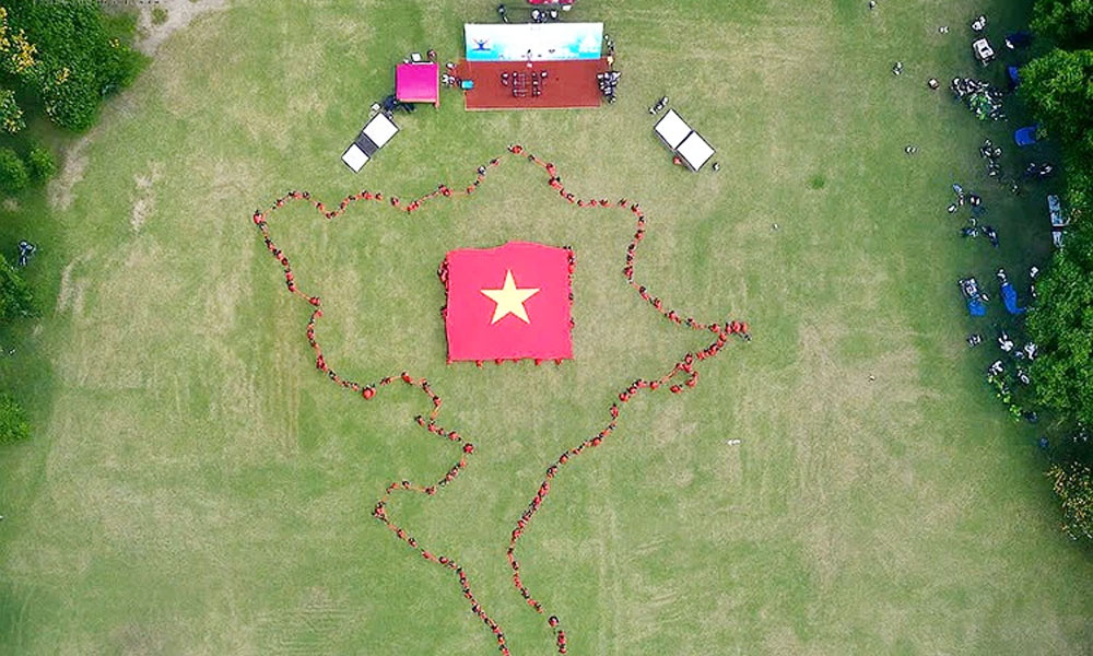 Over 1,000 yoga practitioners of Hanoi celebrate International Yoga Day 2025
