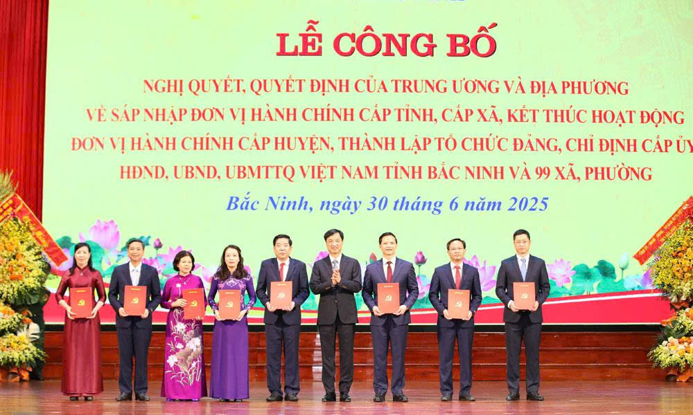 Bac Ninh holds grand ceremony to announce administrative merger resolutions