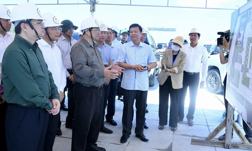 PM inspects, directs settlement of urgent issues in Phu Quoc