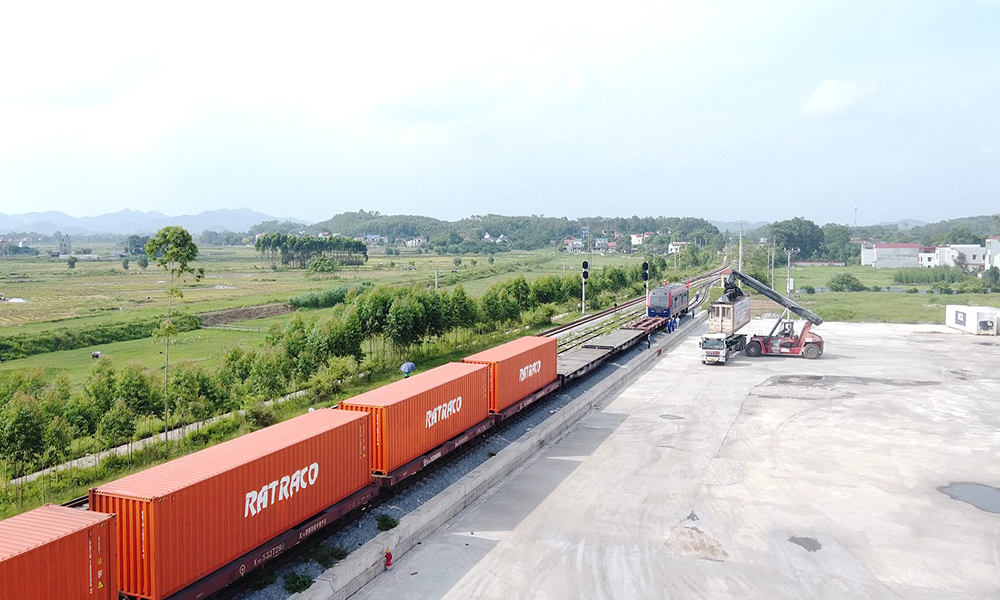 Bac Giang attracts investment to develop logistics services