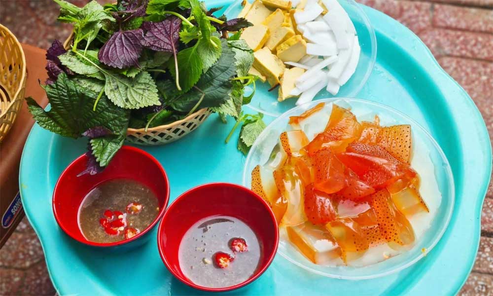 Hanoi's seasonal sashimi: red jellyfish