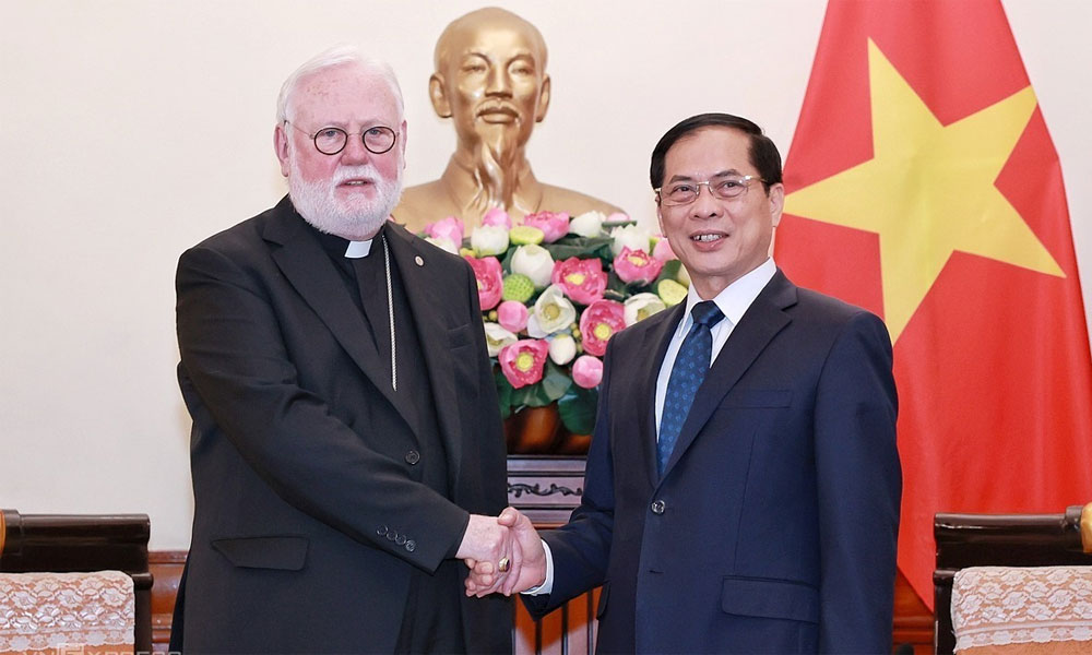 Foreign Minister receives Secretary for Relations with States and International Organisations of Vatican
