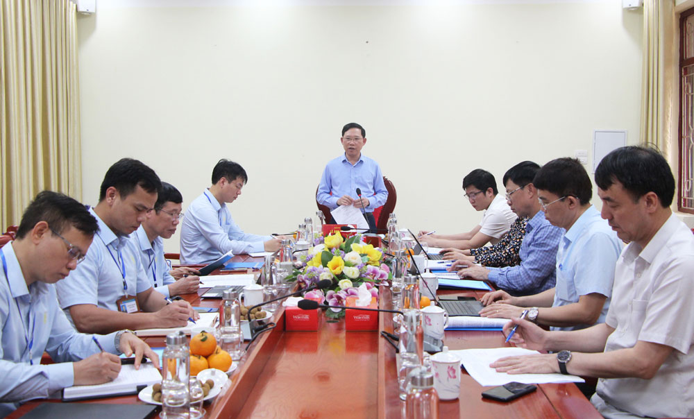 Bac Giang provincial leader Le Anh Duong urges to specify limitation, enhance quality of construction consulting 