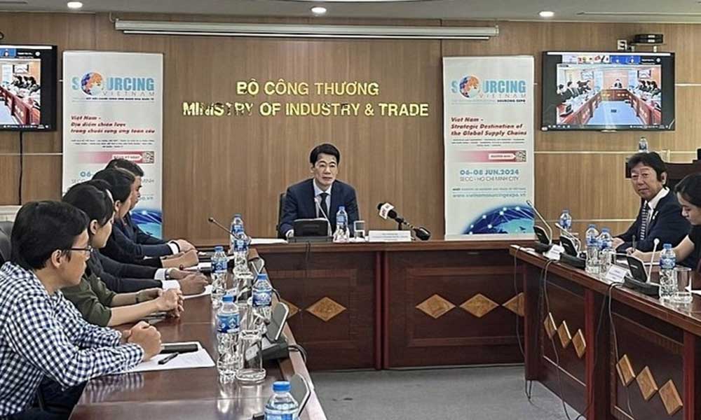 Vietnam transforming into new global manufacturing hub: experts