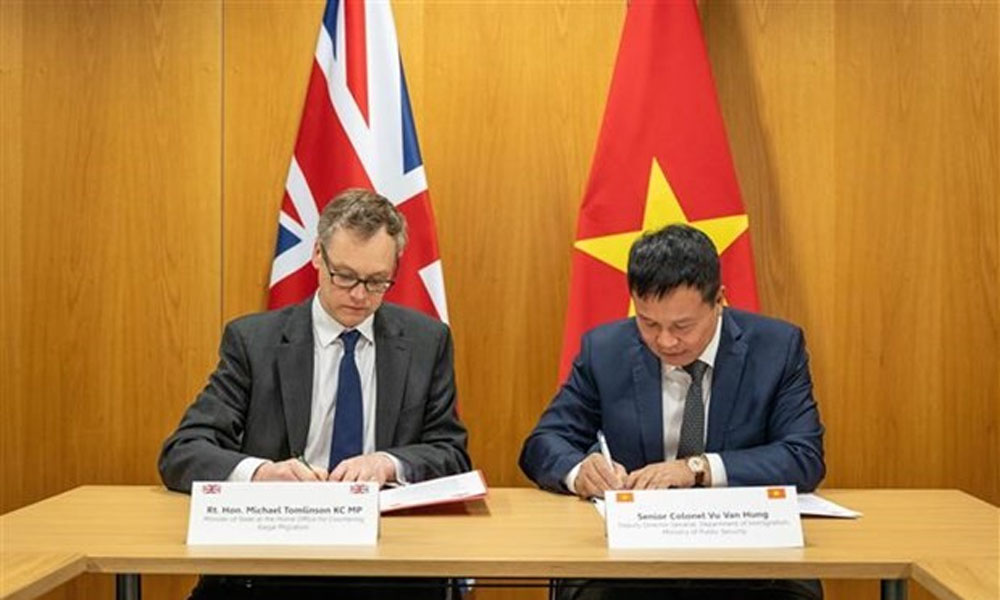 Vietnam, UK sign new agreement on illegal migration