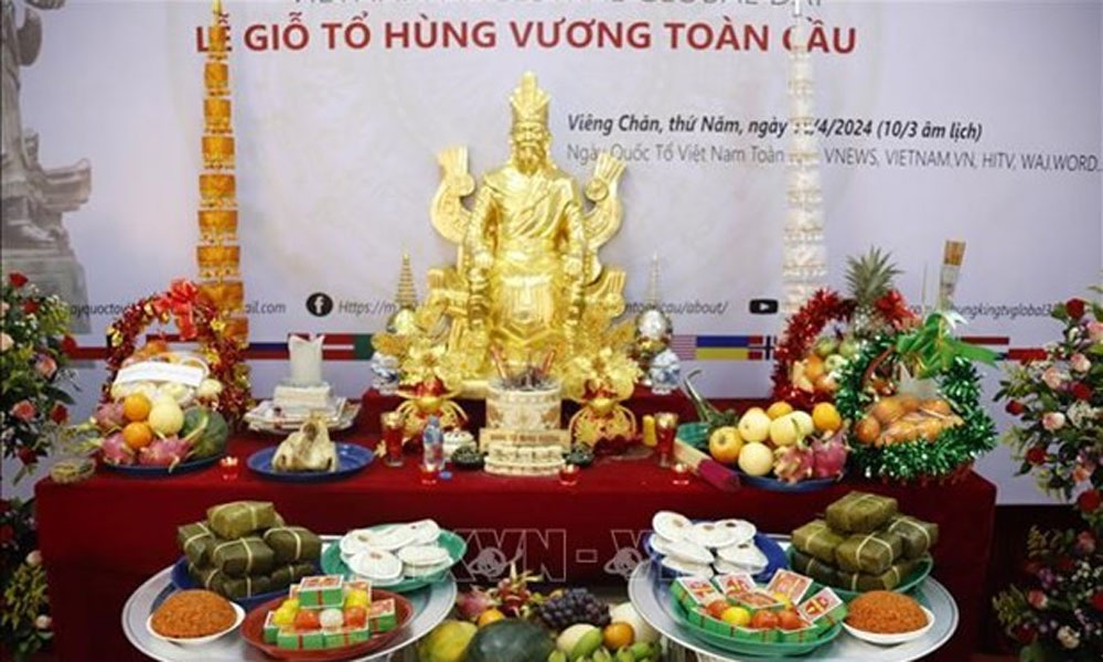 Overseas Vietnamese in Laos, France, Israel commemorate Hung Kings