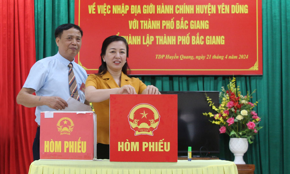 Nearly 100 percent of Bac Giang’s voters give opinions on administrative unit arrangement