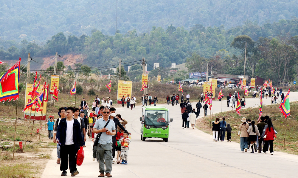  Bắc Giang: Hơn 25 nghìn lượt khách đến Khu du lịch tâm linh, sinh thái Tây Yên Tử