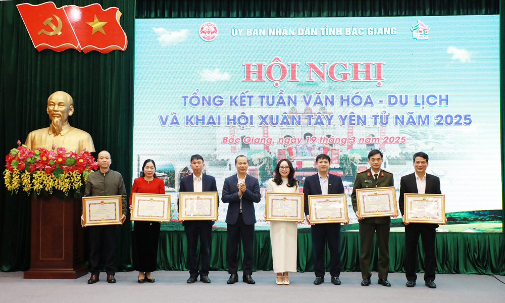  Tổng kết Tuần Văn hóa - Du lịch tỉnh Bắc Giang năm 2025: Khen thưởng 31 tập thể, cá nhân 