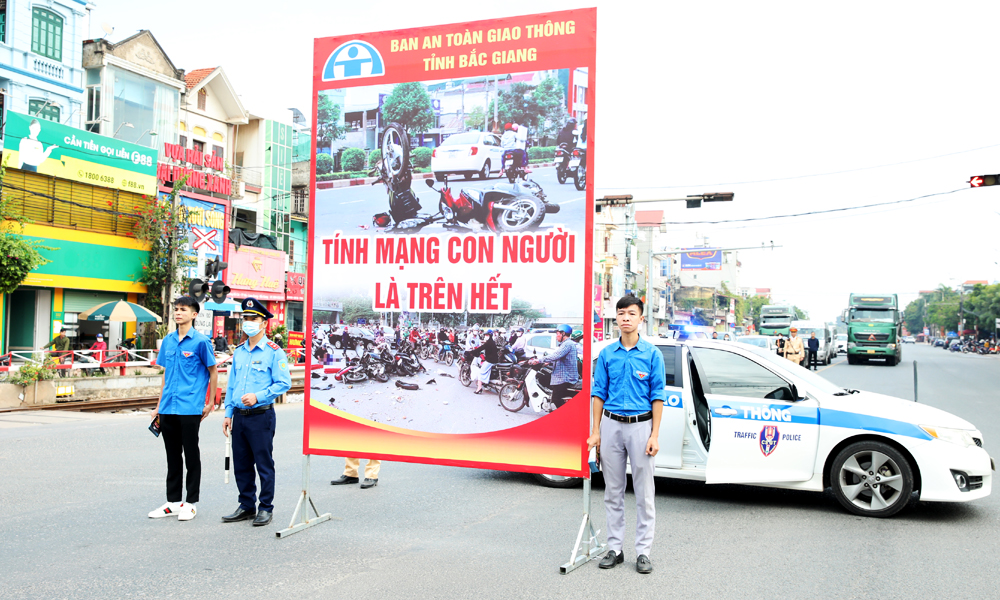  Nhân Ngày Thế giới tưởng niệm các nạn nhân tử vong do TNGT: Tưởng nhớ người đi - Vì người ở lại