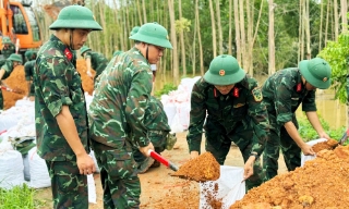 Trung tá Lê Đình Minh: Giúp dân là trách nhiệm của người lính