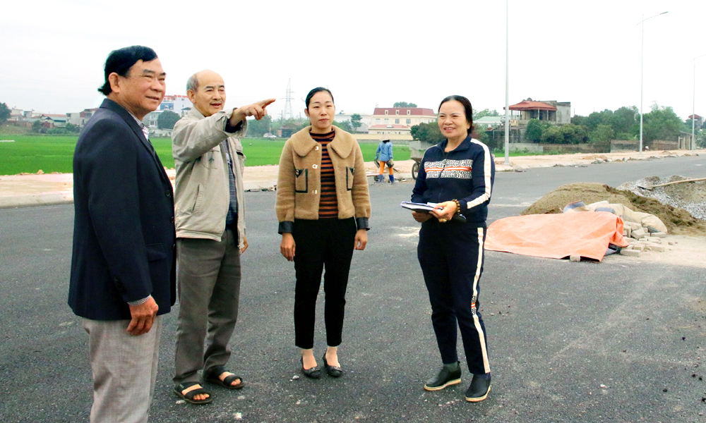  Tự phê bình và phê bình: Chỉ rõ khuyết điểm, nghiêm túc khắc phục