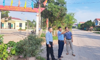 Tận tâm với việc Đảng, việc thôn