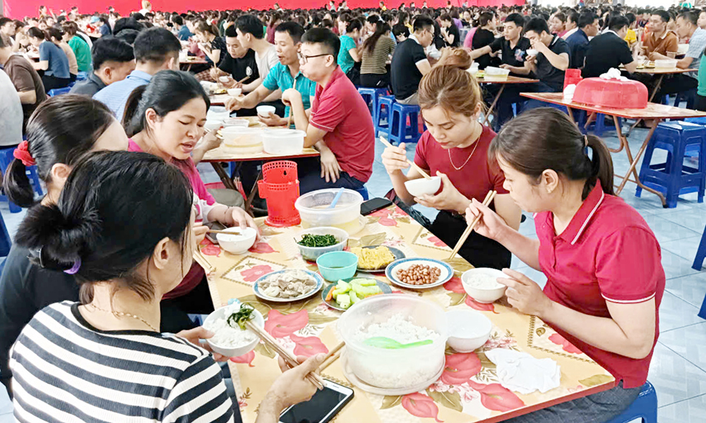  Chăm sóc người lao động từ bữa ăn ca